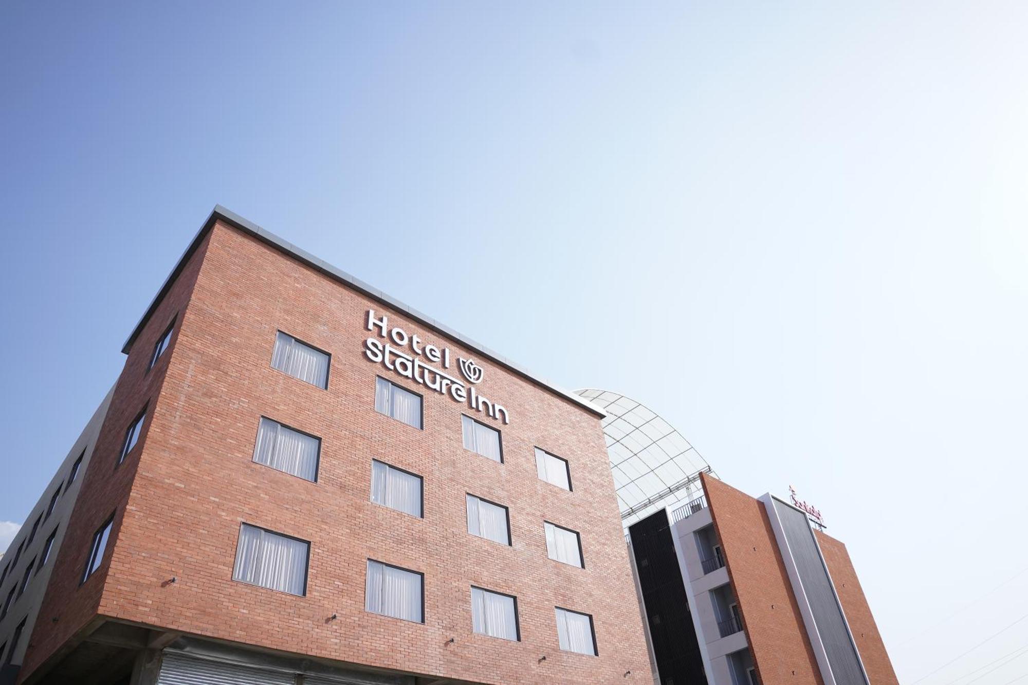 Hotel Stature Inn Kevadia Екстер'єр фото