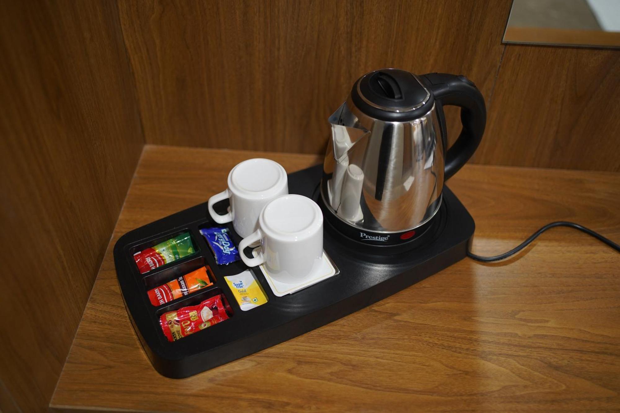 Hotel Stature Inn Kevadia Екстер'єр фото