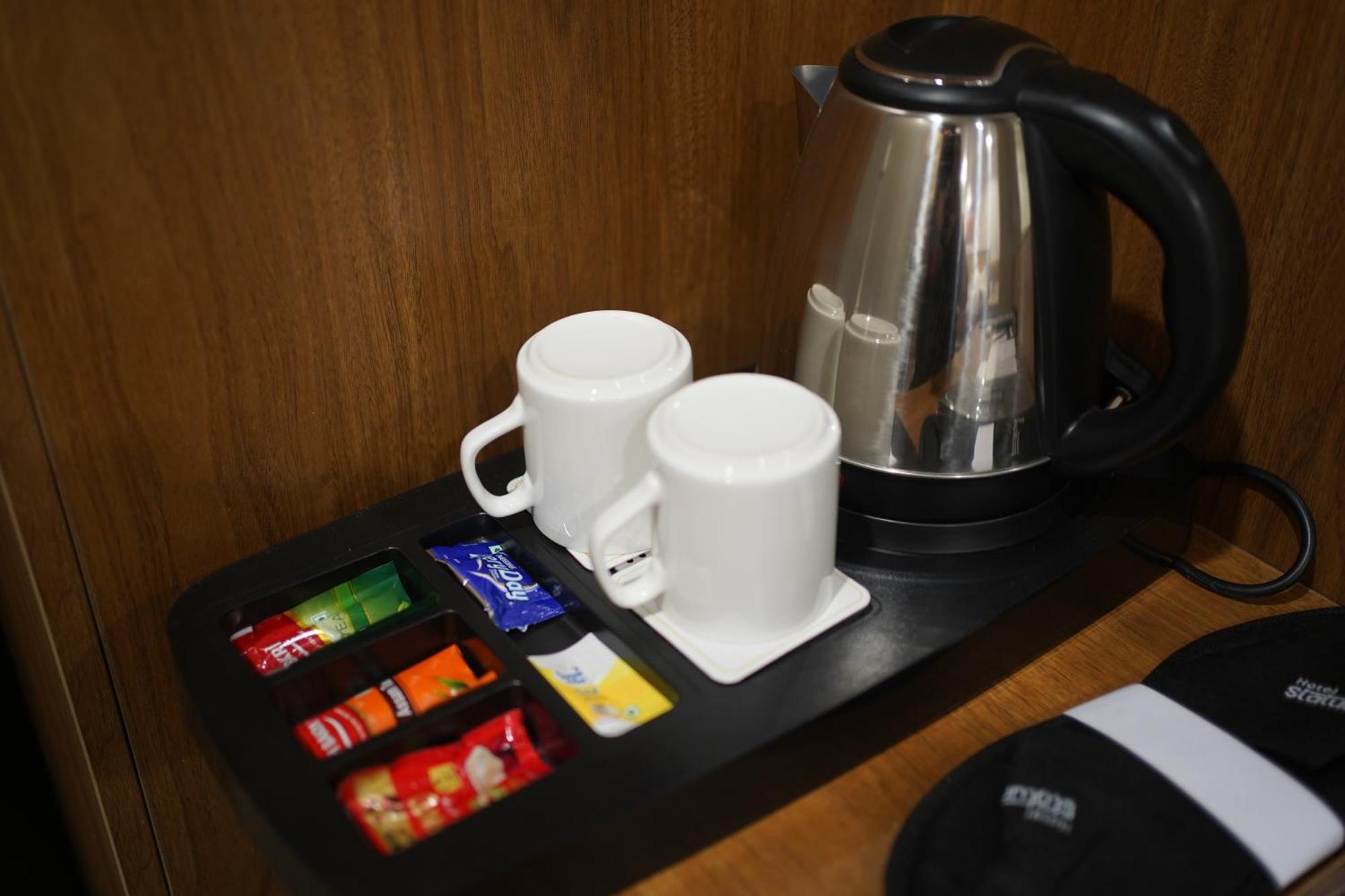 Hotel Stature Inn Kevadia Екстер'єр фото
