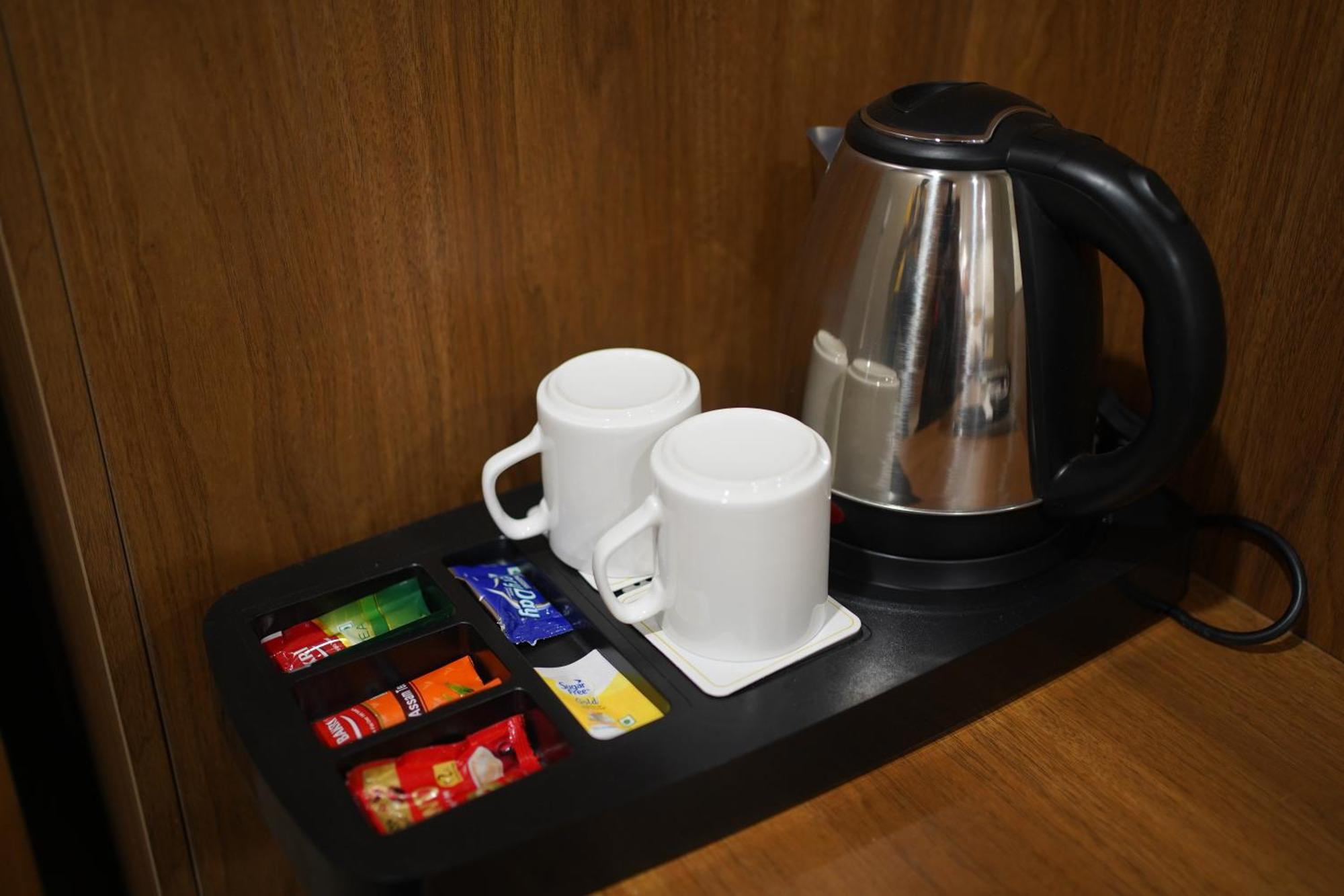 Hotel Stature Inn Kevadia Екстер'єр фото