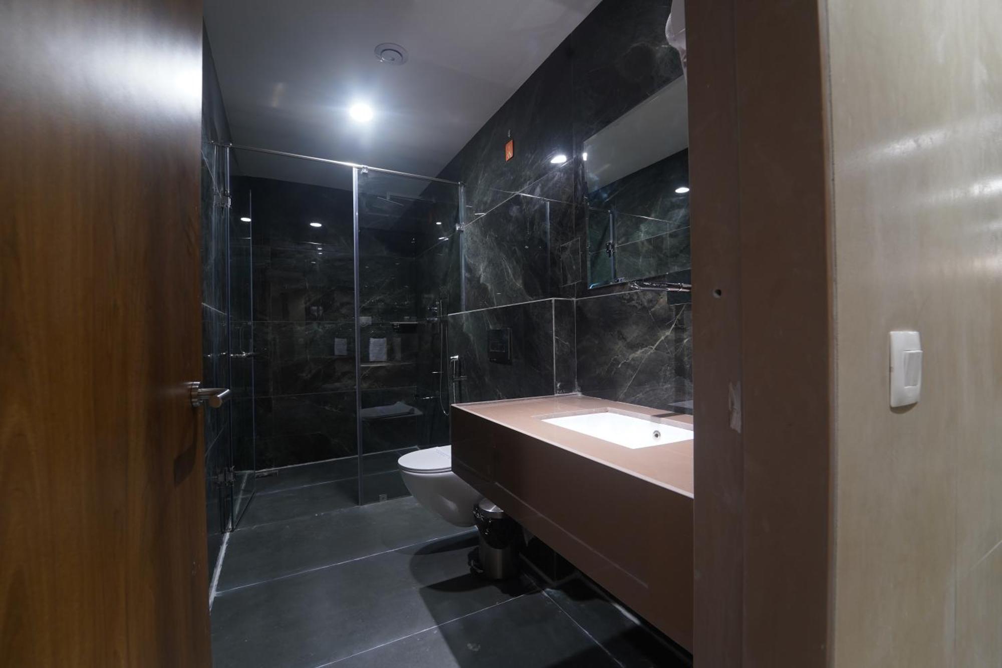 Hotel Stature Inn Kevadia Екстер'єр фото